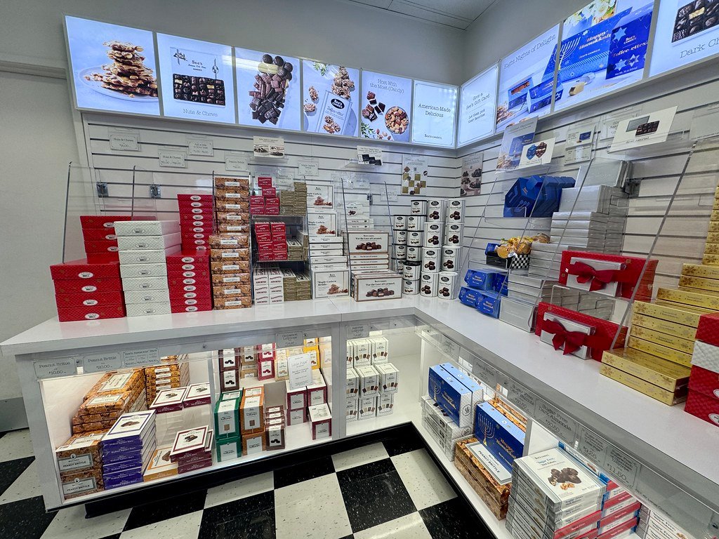 Colorful custom retail packaging boxes
